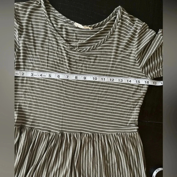Forever Rose Couture XL Plus Size Short Sleeve Modest Midi Length Dress Stripes - Picture 5 of 6